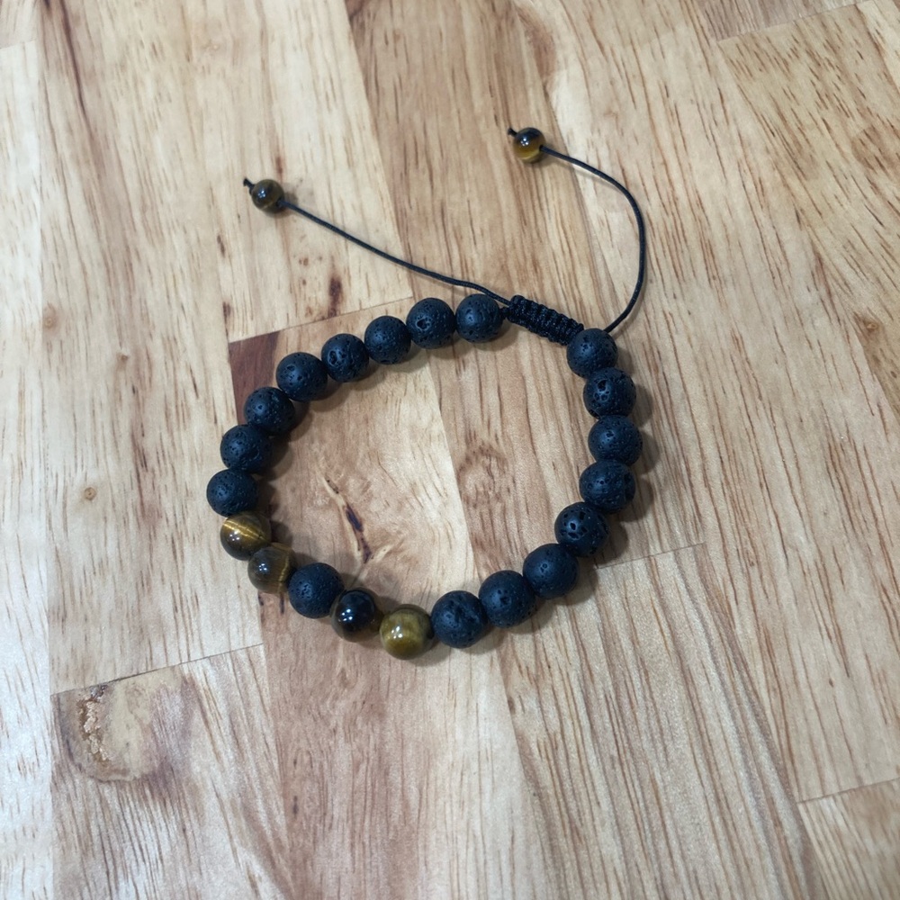 Lava rock diffuser bracelet with tigers eye beads
